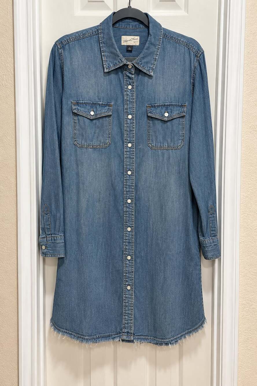 Universal Thread Women’s L Denim Shirt Dress Button Front Raw Hem Chambray